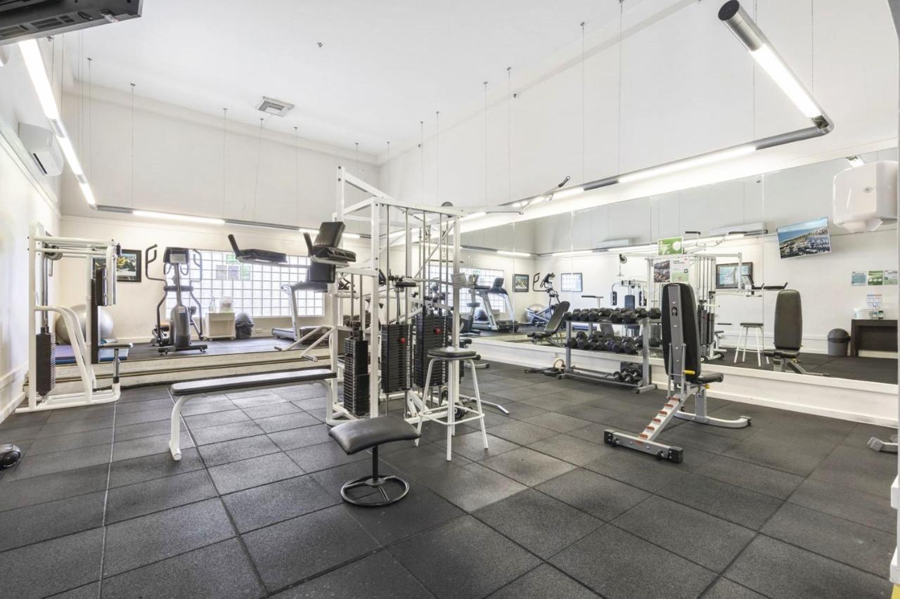 Beachside Apartment In The Heart Of Surfers Paradise - Free Parking 골드코스트 외부 사진
