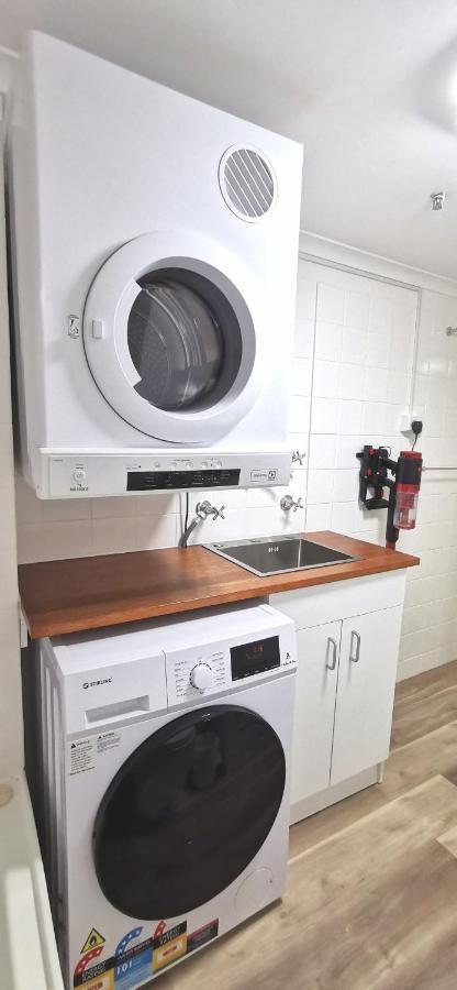Beachside Apartment In The Heart Of Surfers Paradise - Free Parking 골드코스트 외부 사진
