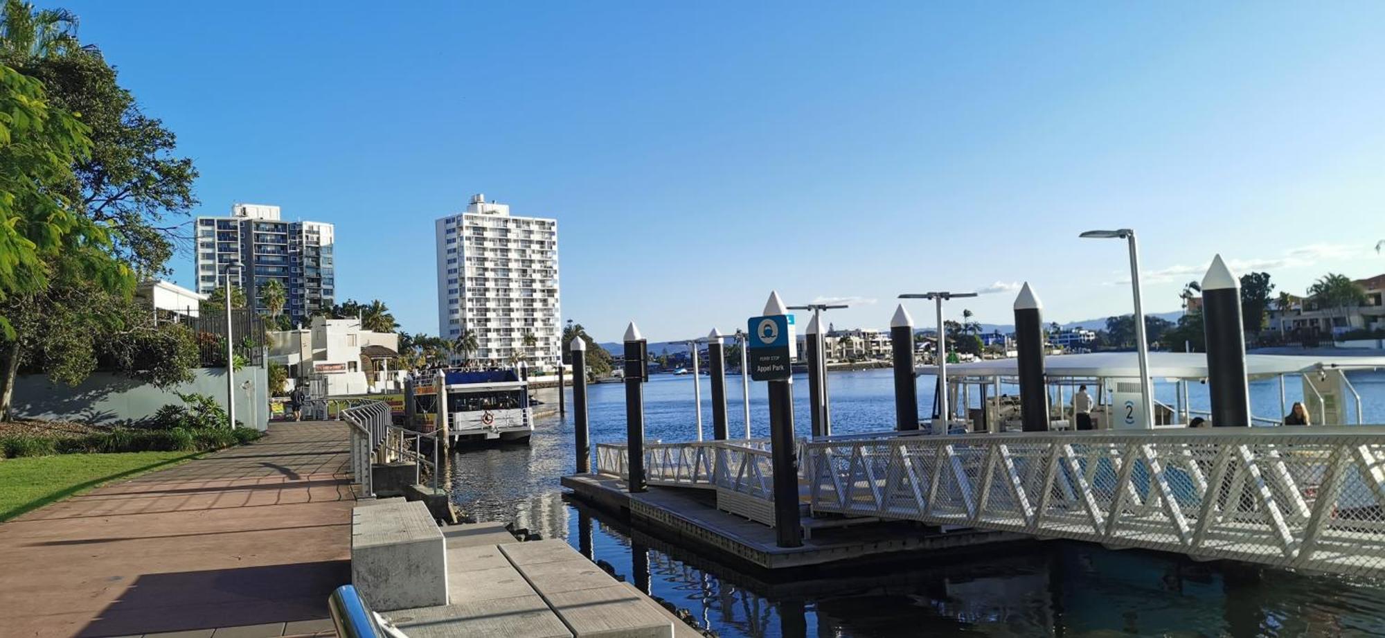 Beachside Apartment In The Heart Of Surfers Paradise - Free Parking 골드코스트 외부 사진